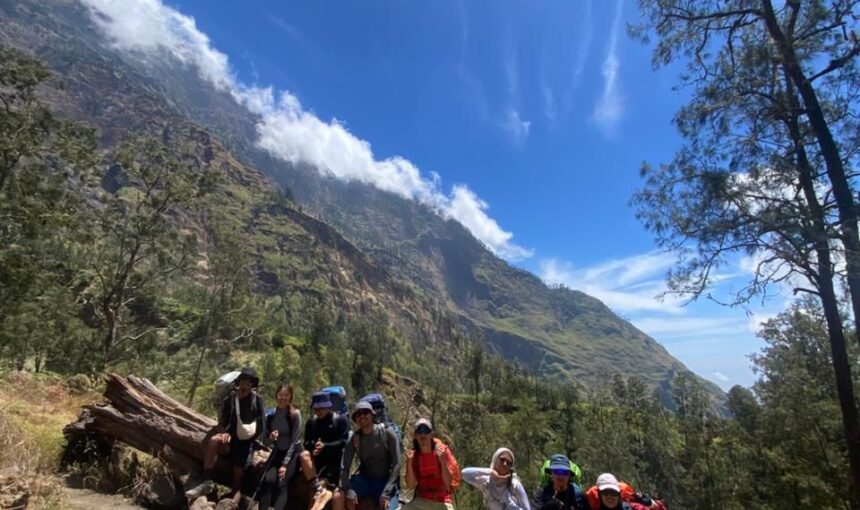What Makes Mount Rinjani Trekking Package So Popular?