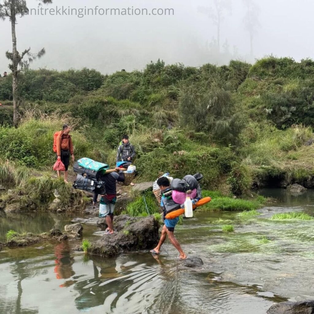 guide and porter rinjani 4