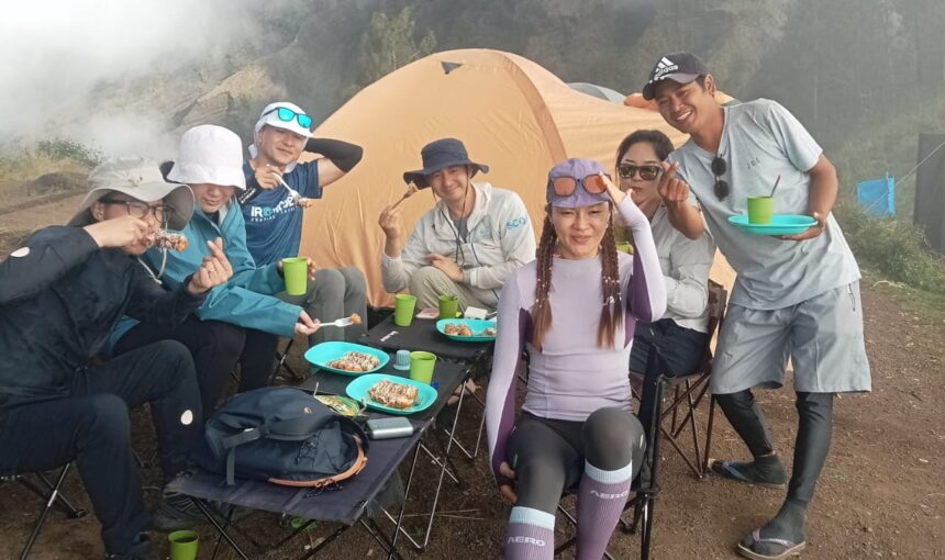 Complete Guide to Choosing the Best Mount Rinjani Trekking Package for Your Adventure